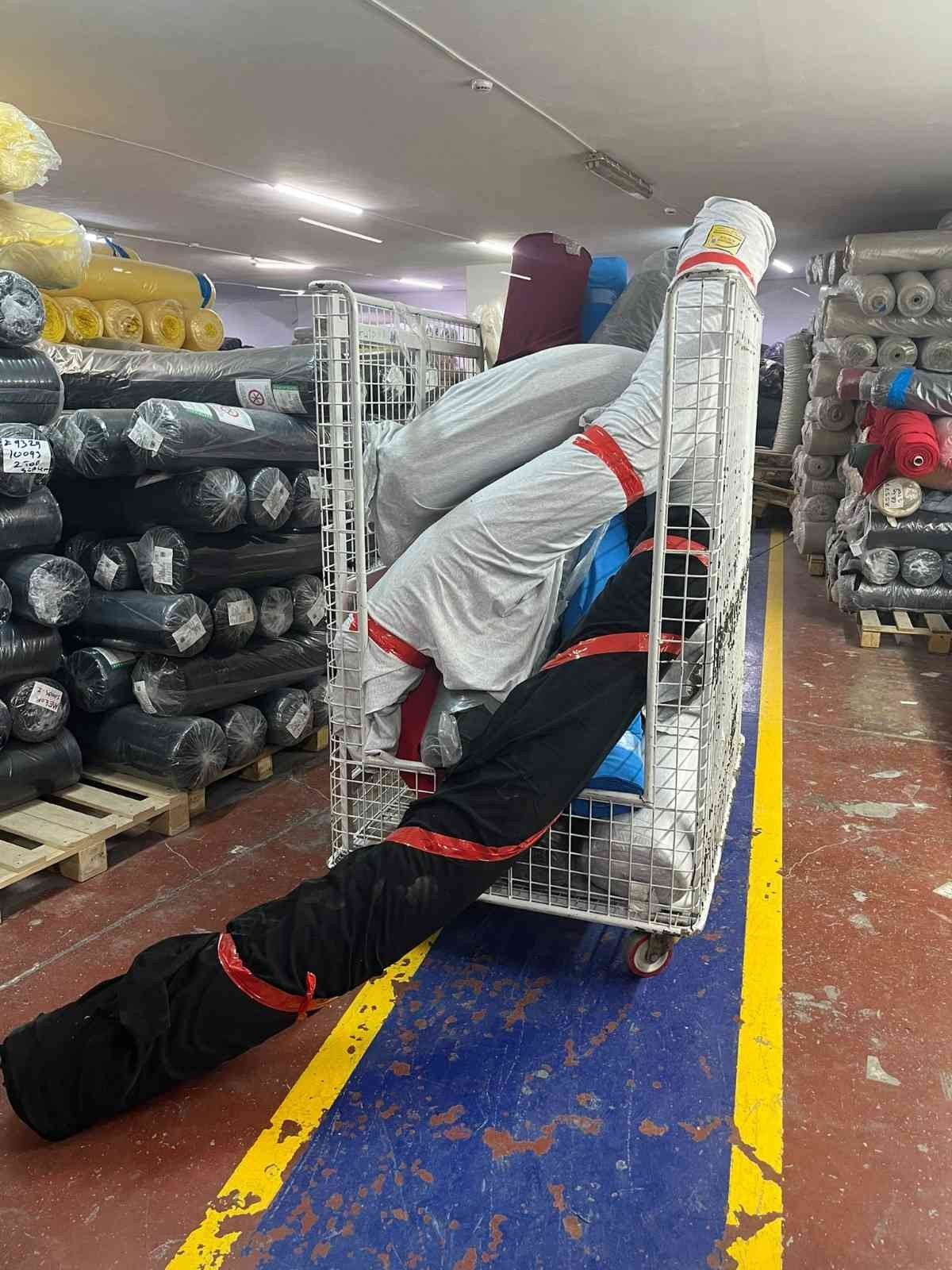 Bağcılar’da kumaş hırsızlığı yapan 3 şahıs, suçüstü yakalandı