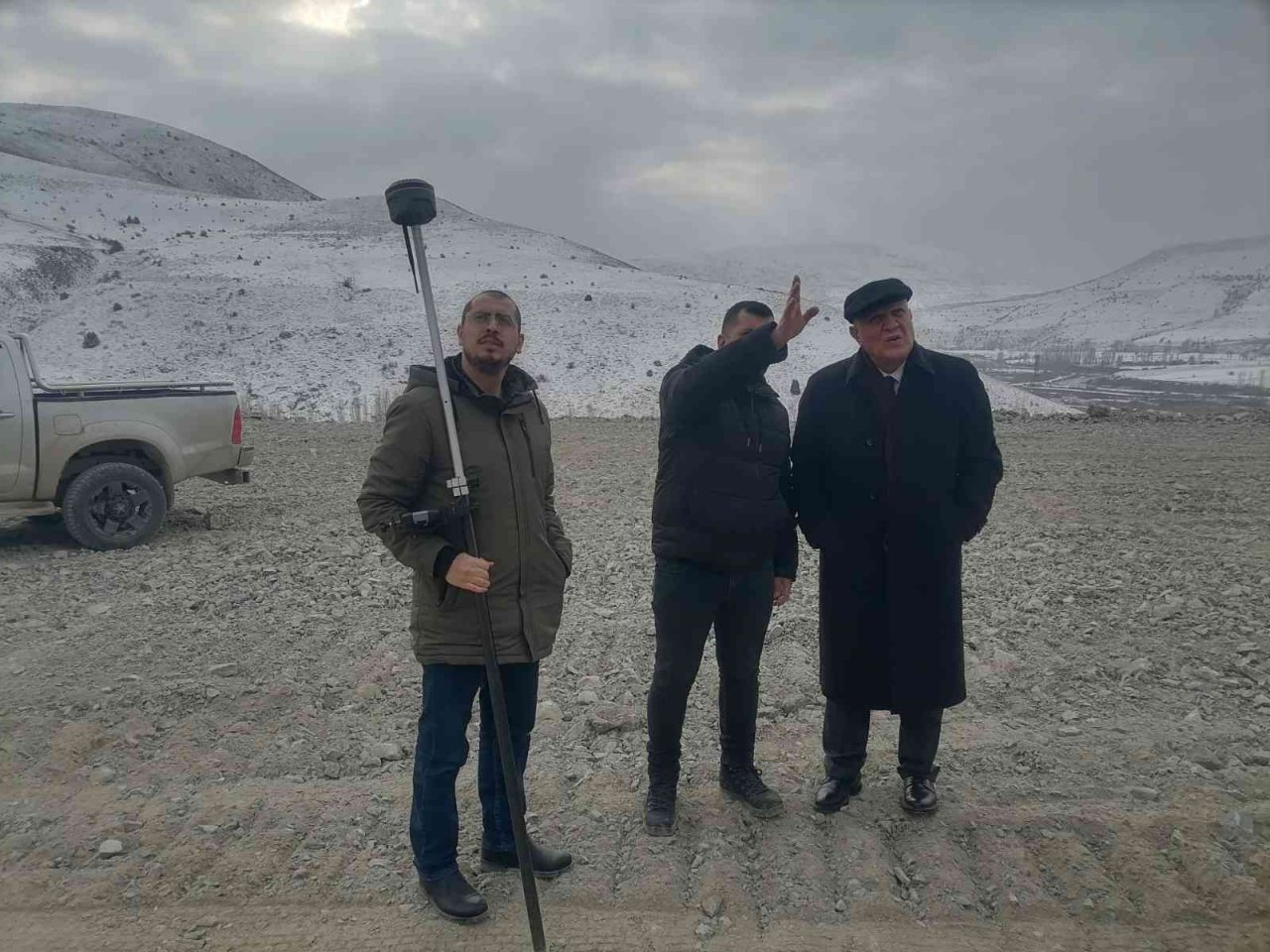 Başkan Pekmezci, "İçme Suyu Sertlik Giderme Tesisinin" inşa edileceği alanda incelemelerde bulundu