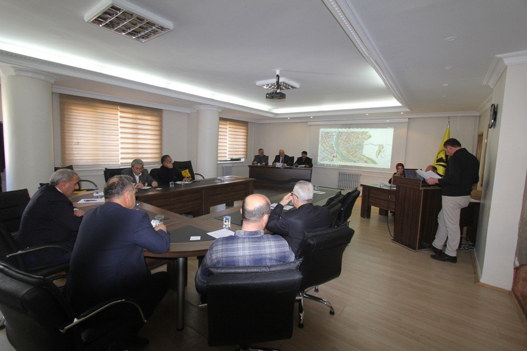 Başkan Pekmezci alkışlarla karşılandı