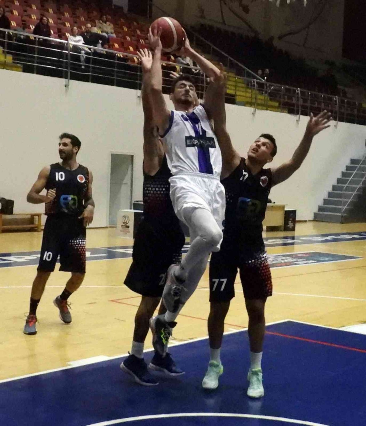 Kepez Dokumaspor, şampiyonluğa çok yaklaştı