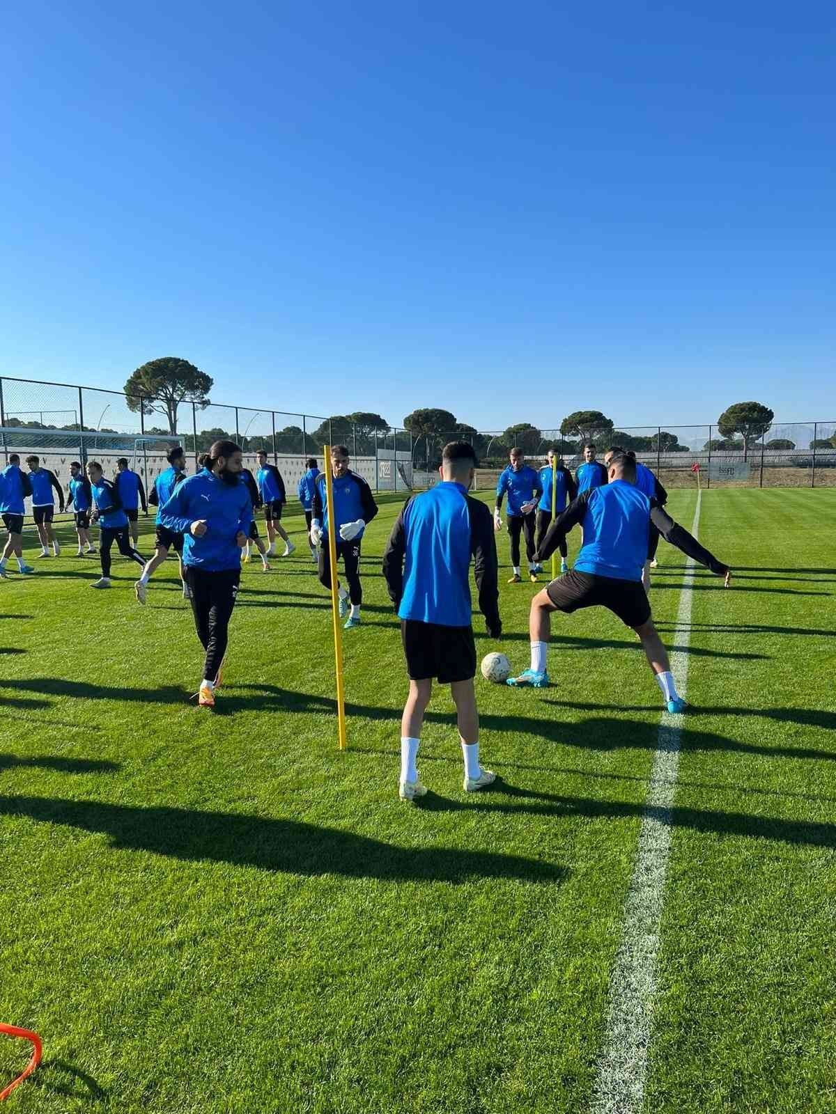 Afyonspor devre arası hazırlık kampını sürdürüyor