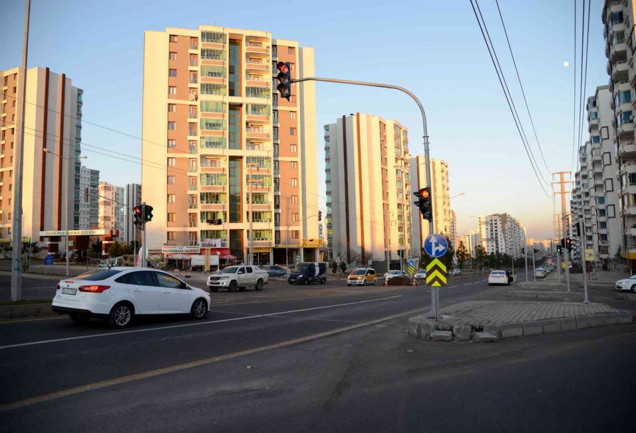 Diyarbakır’da sinyalizasyon sistemi ile kavşaklar daha güvenli