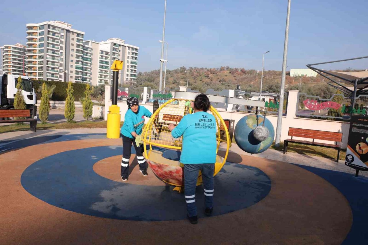 Efeler’in ekiplerinden geniş çerçeveli temizlik