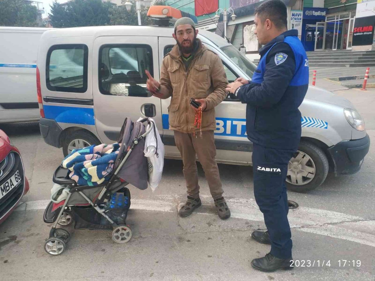 Gemlik zabıtasından dilenci operasyonu