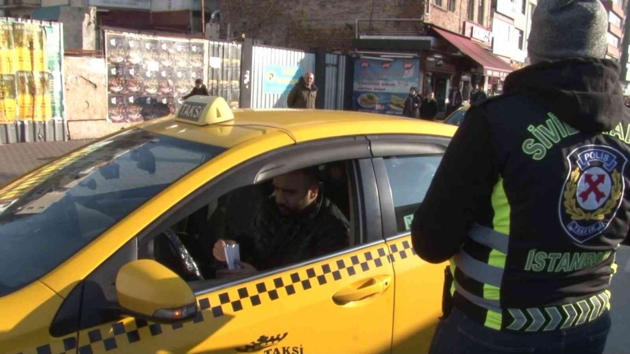 Kadıköy’de denetimde ceza kesilen taksici: ‘Ceza yemedim saçmalamayın, siz uyduruyorsunuz’