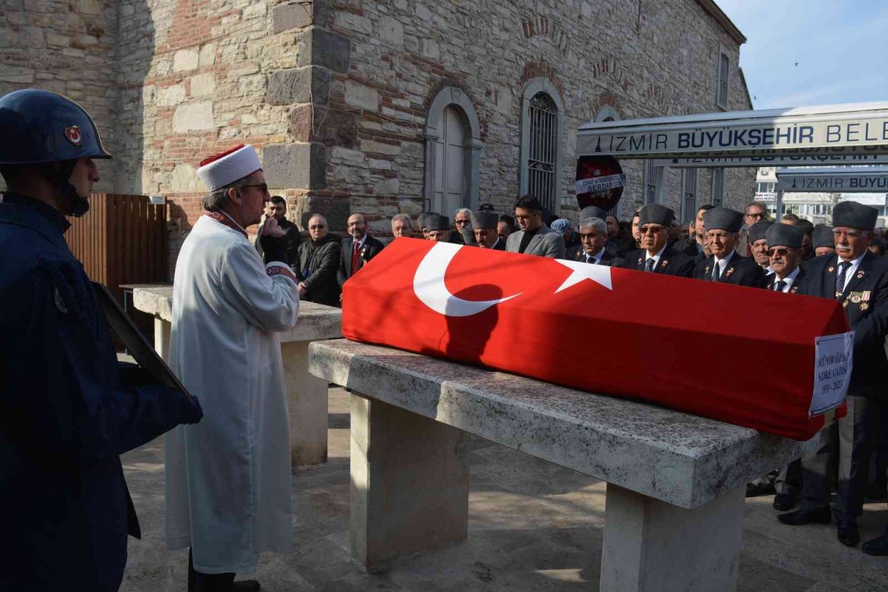 İzmir’de yaşamını yitiren Kore gazisi toprağa verildi