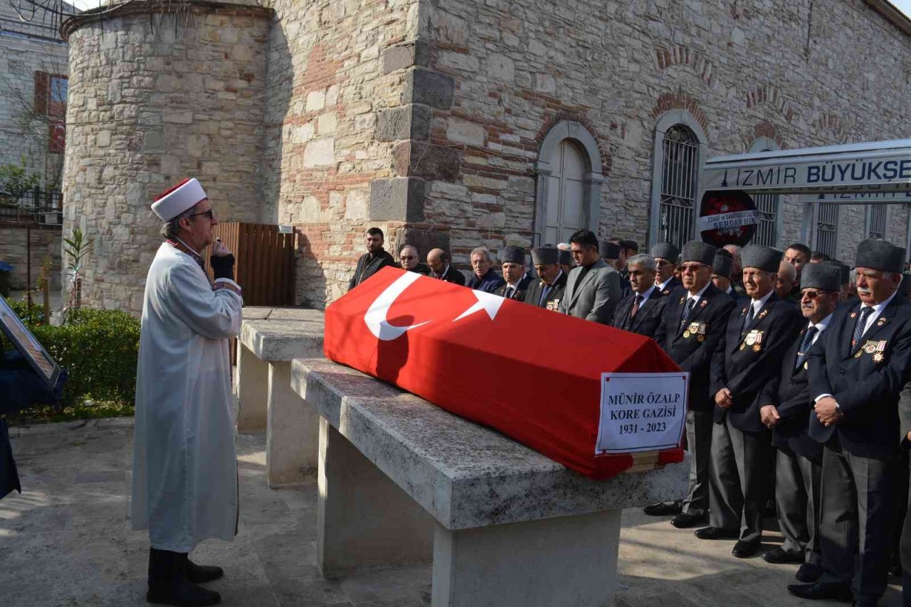 İzmir’de yaşamını yitiren Kore gazisi toprağa verildi