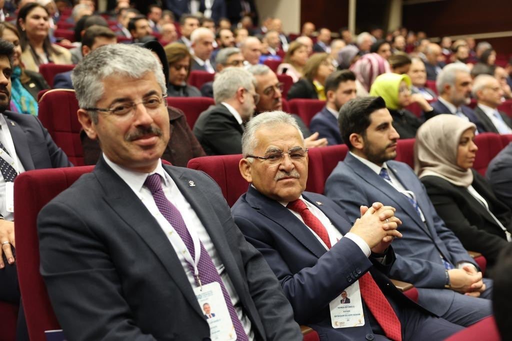Başkan Büyükkılıç, Ankara’da 3 bakanla görüştü, Cumhurbaşkanı Erdoğan’ın Toplantısı’na katıldı