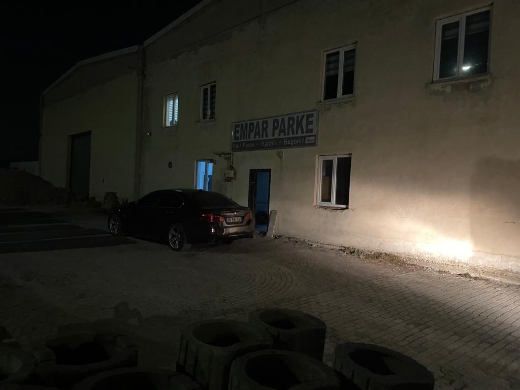 Kafası pres makinesine sıkışan işçi hayatını kaybetti