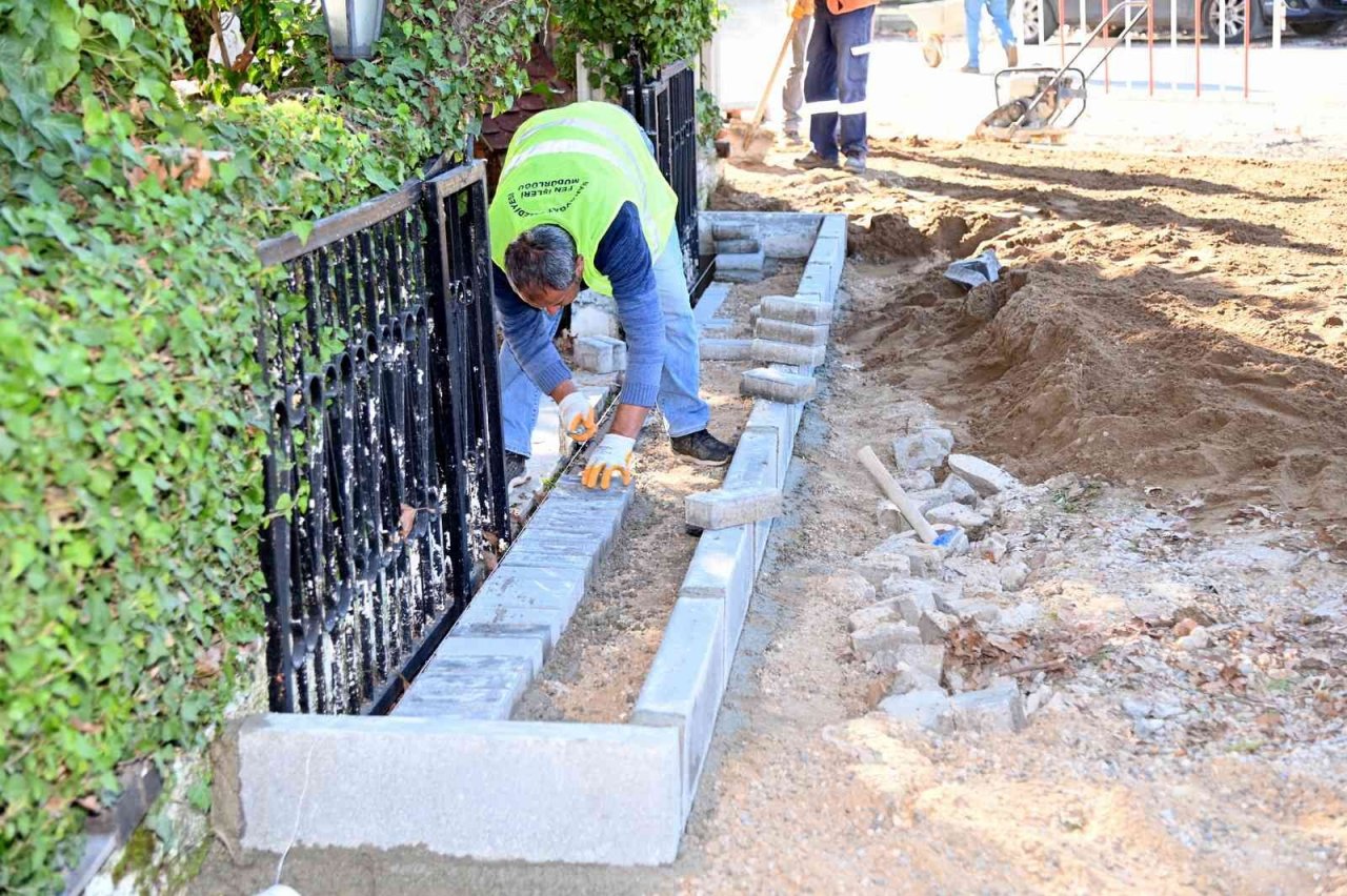 Side Mahallesi’nde kaldırım çalışması başladı