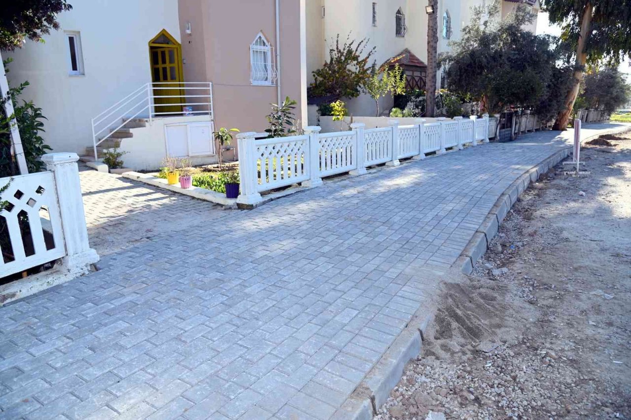 Side Mahallesi’nde kaldırım çalışması başladı