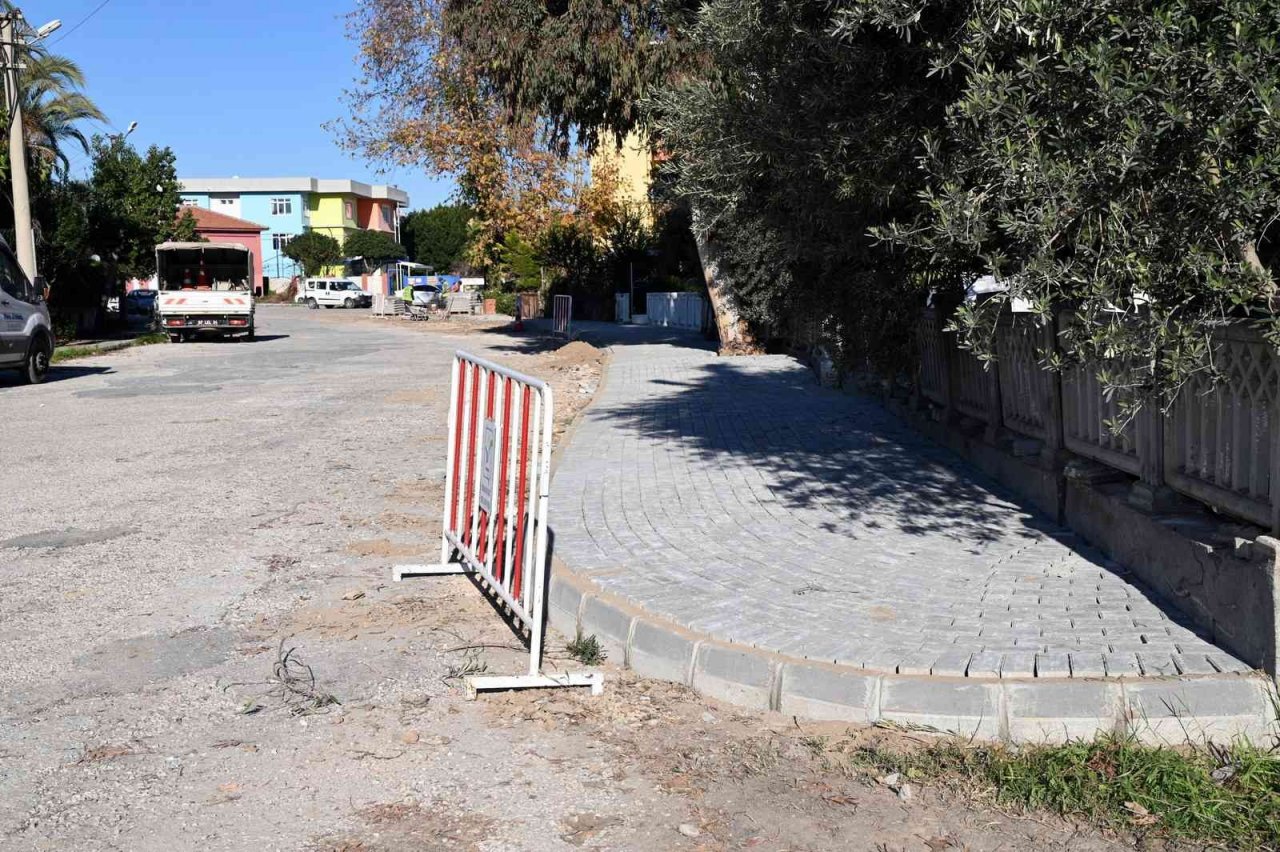 Side Mahallesi’nde kaldırım çalışması başladı