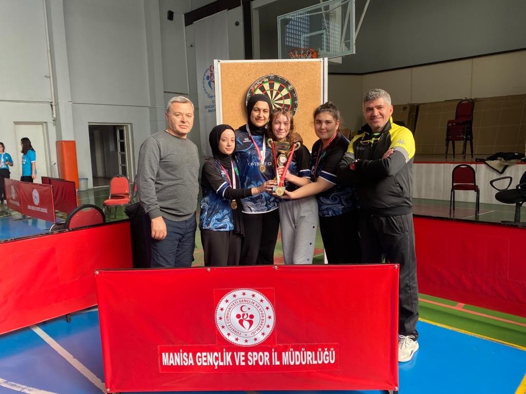 Salihli Şahin Şen Kız Anadolu İHL Manisa şampiyonu