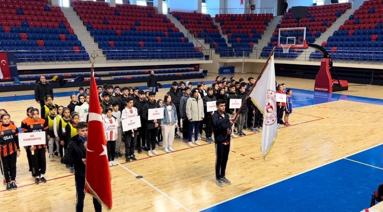 Niğde’de atletizmde 12 ilden 400 sporcu yarışacak