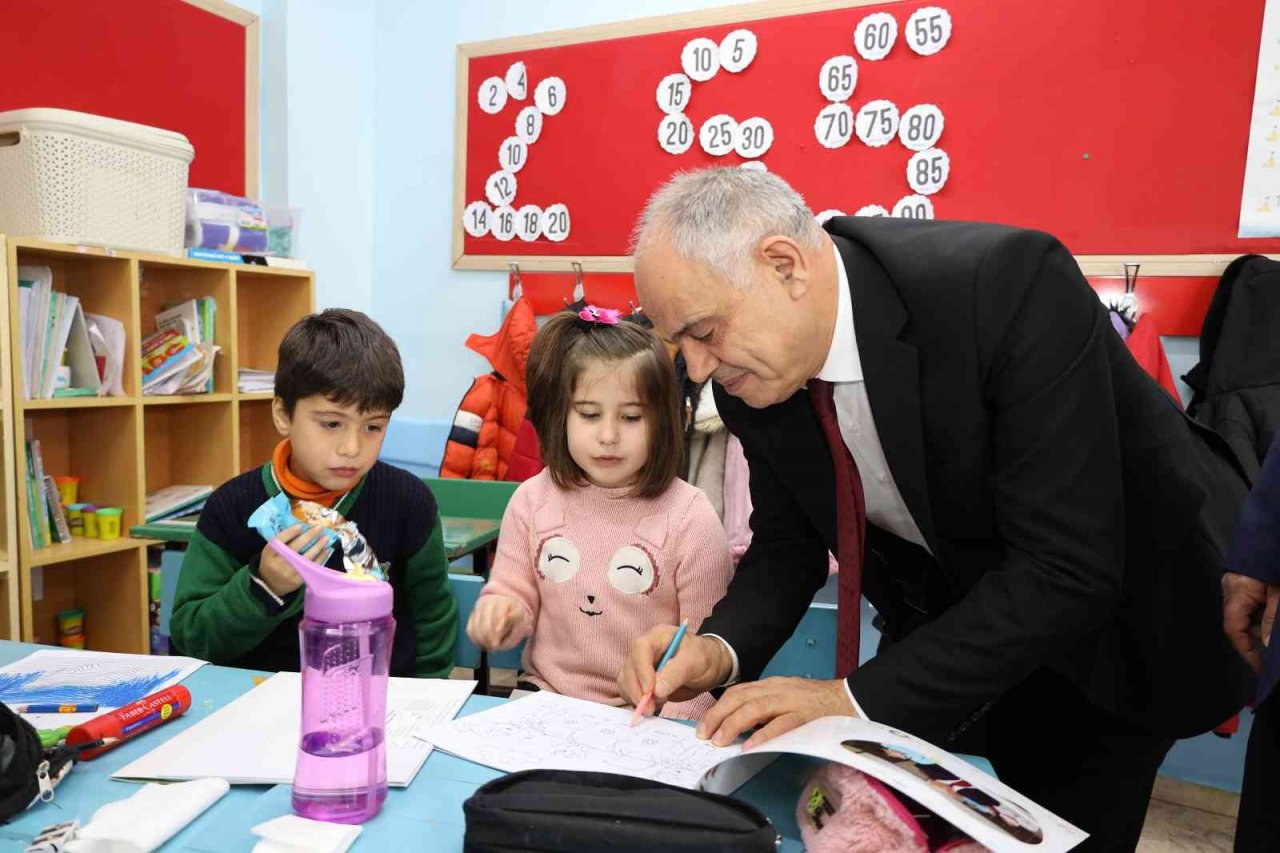 Yahyalı Belediyesi Sıfır Atık Konusunda Çocukları Bilinçlendiriyor