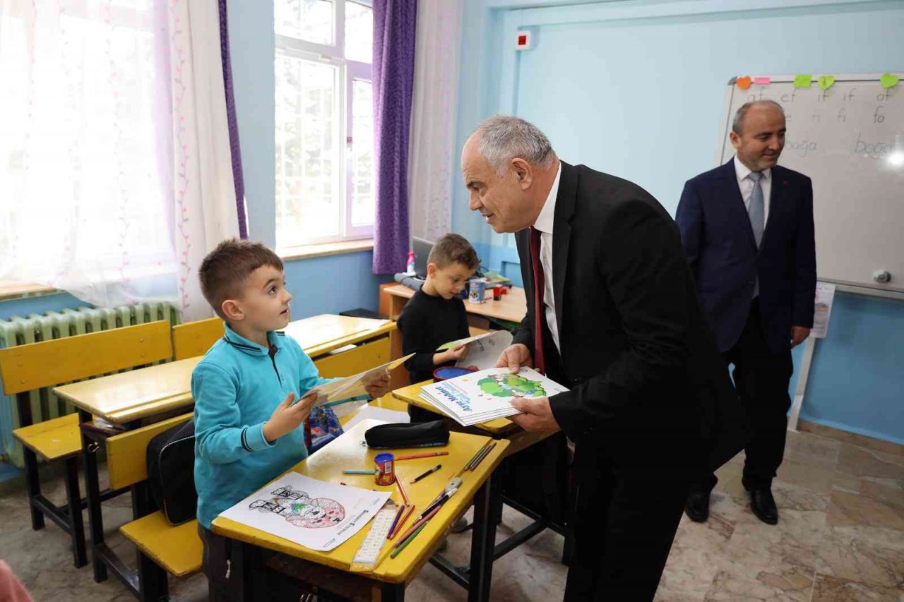 Yahyalı Belediyesi Sıfır Atık Konusunda Çocukları Bilinçlendiriyor