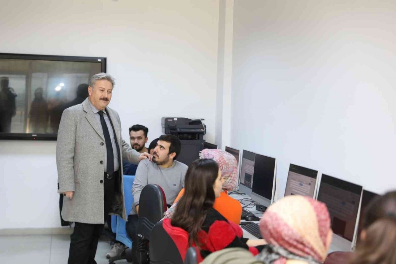 Melikgazi’de Akıl Küpü Zincirleri Artarak Çoğalıyor