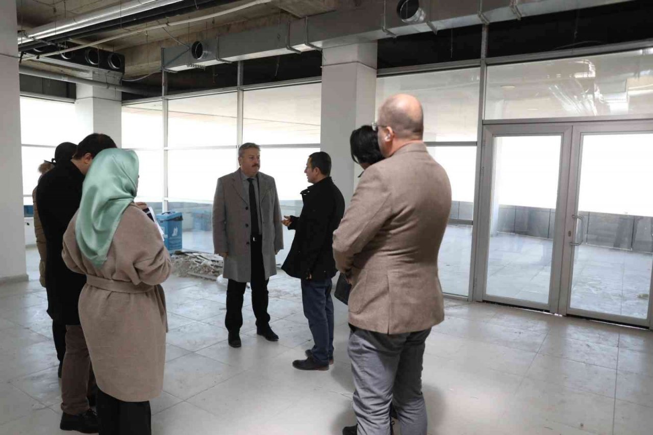 Melikgazi’de Akıl Küpü Zincirleri Artarak Çoğalıyor