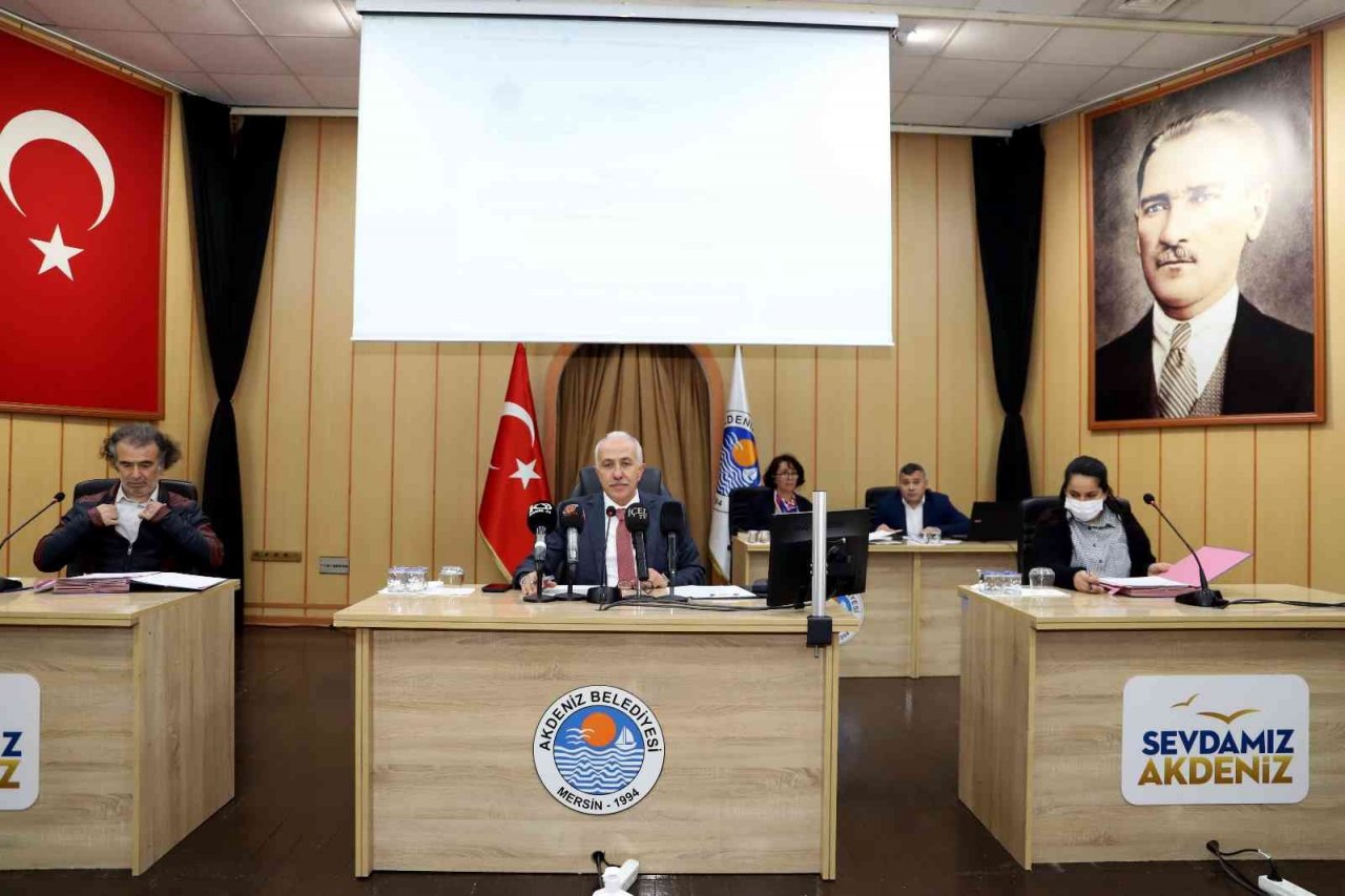Akdeniz Belediyesi Çilek Mahallesi’ne kompleks bir yapı kazandırıyor