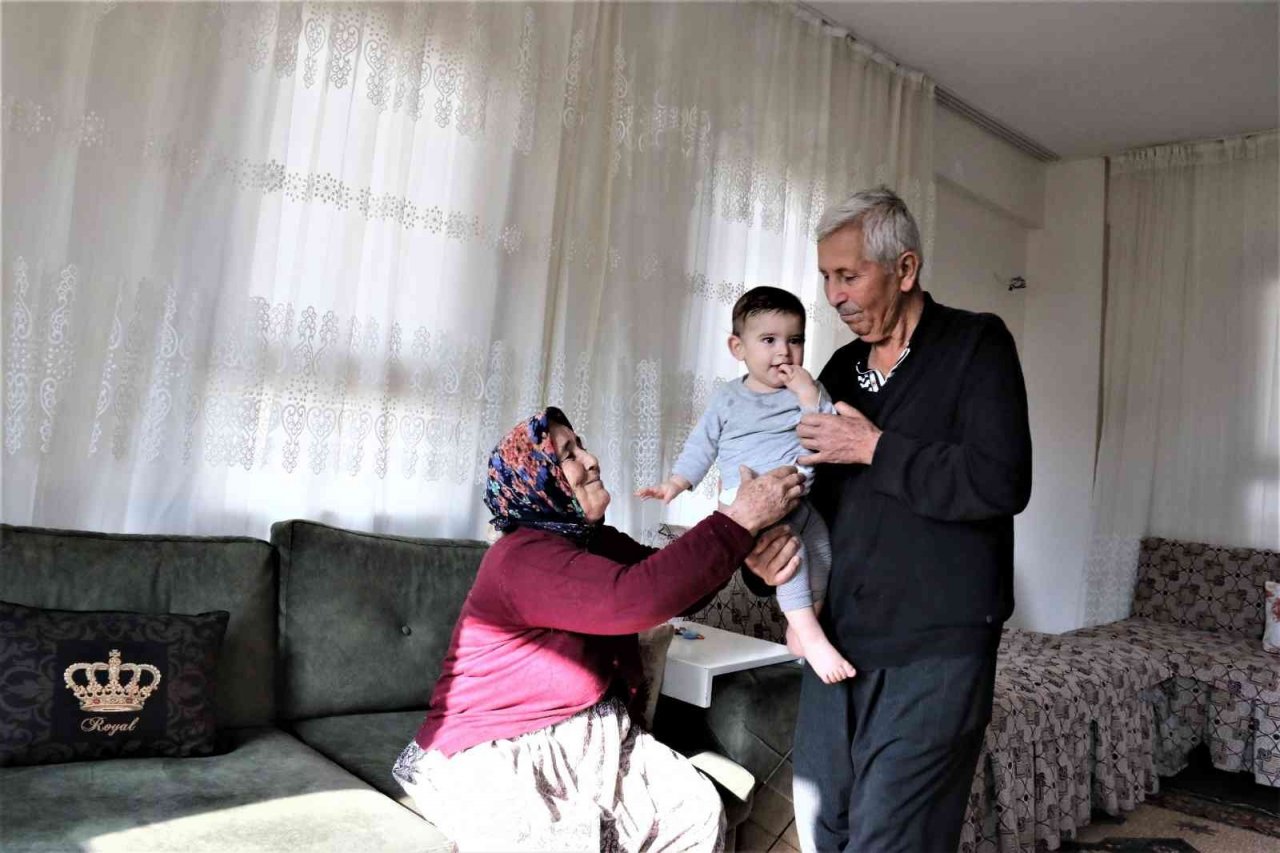 Tarihi yangında "İğnem bile çıkmadı" diyerek feryat eden Havva teyze yeni evine kavuştu