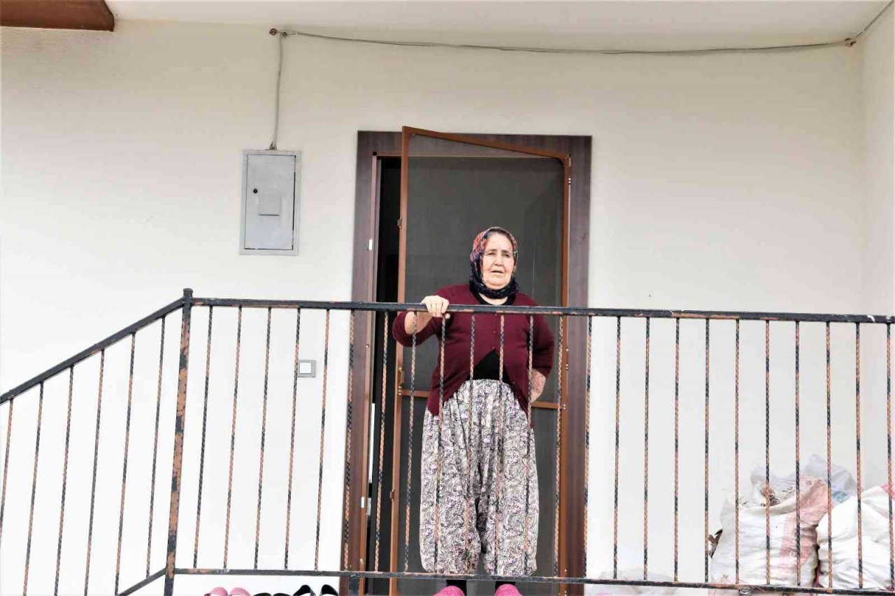 Tarihi yangında "İğnem bile çıkmadı" diyerek feryat eden Havva teyze yeni evine kavuştu