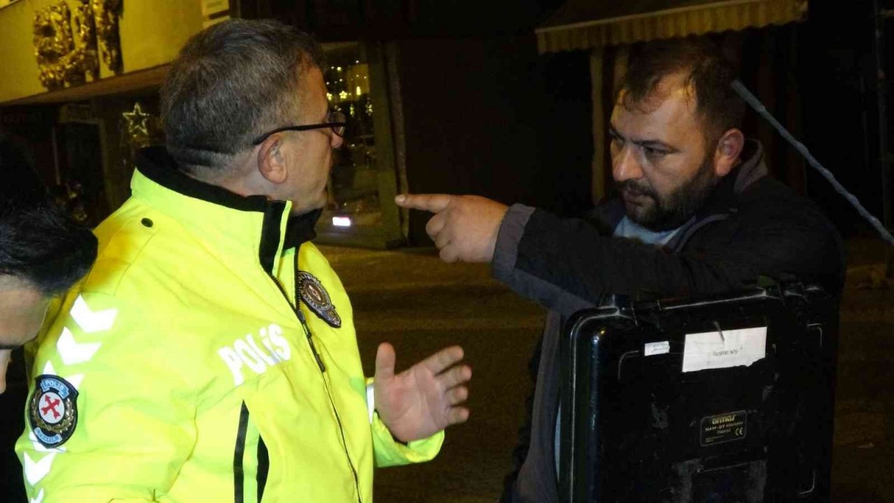 Alkollü sürücü kendi cezasını unutup diğer sürücünün cezasının peşine düştü