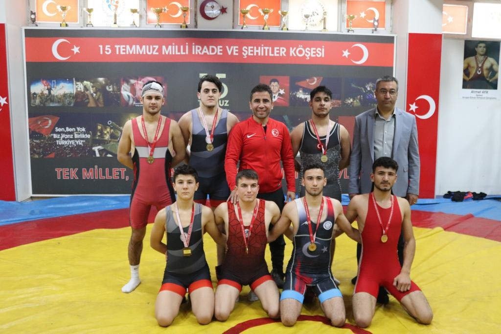 Aydın’ı temsil edecek güreşçiler belli oldu