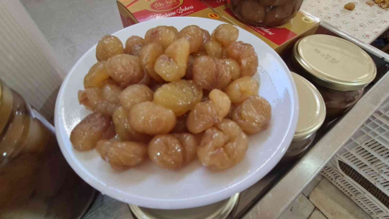 Nazilli’nin kestane şekeri, 10 bin kilometre ötede damakları lezzetlendiriyor