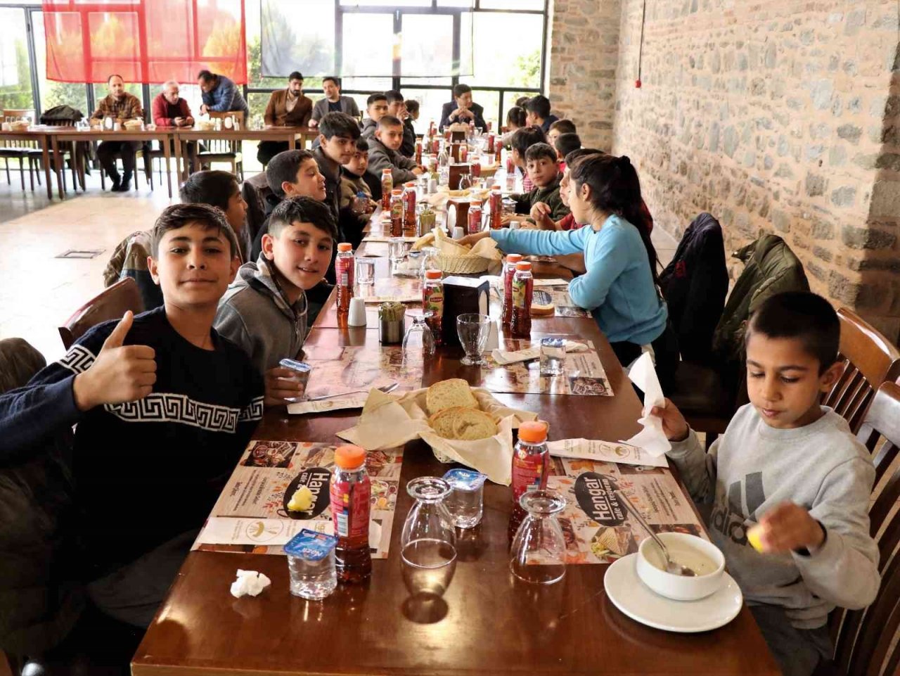 Başkan Özcan minik turistlere ev sahipliği yaptı