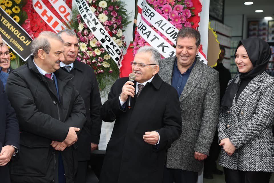 Başkan Büyükkılıç’tan haftanın son iş gününde esnaf ziyareti