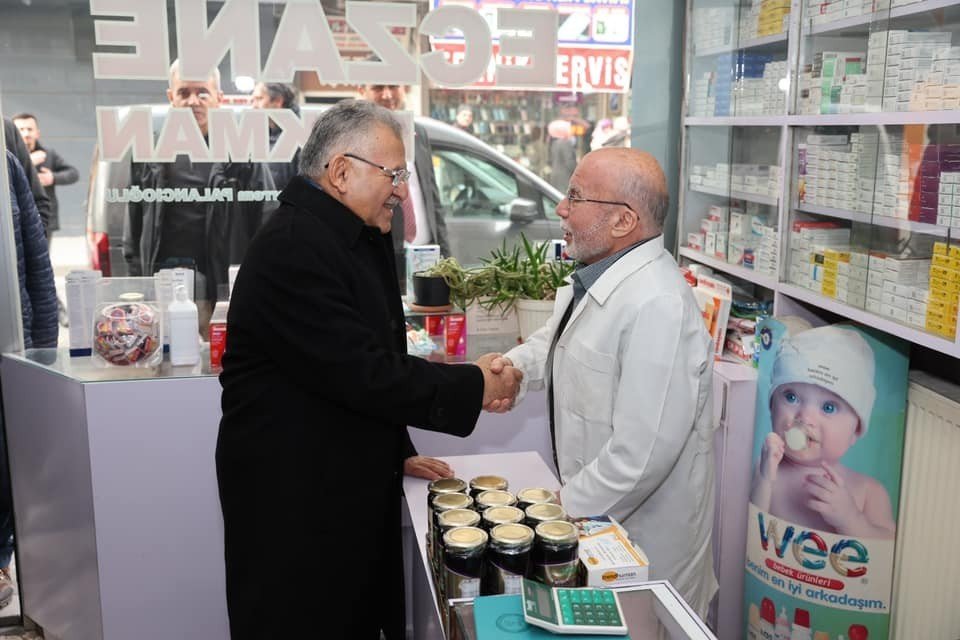 Başkan Büyükkılıç’tan haftanın son iş gününde esnaf ziyareti