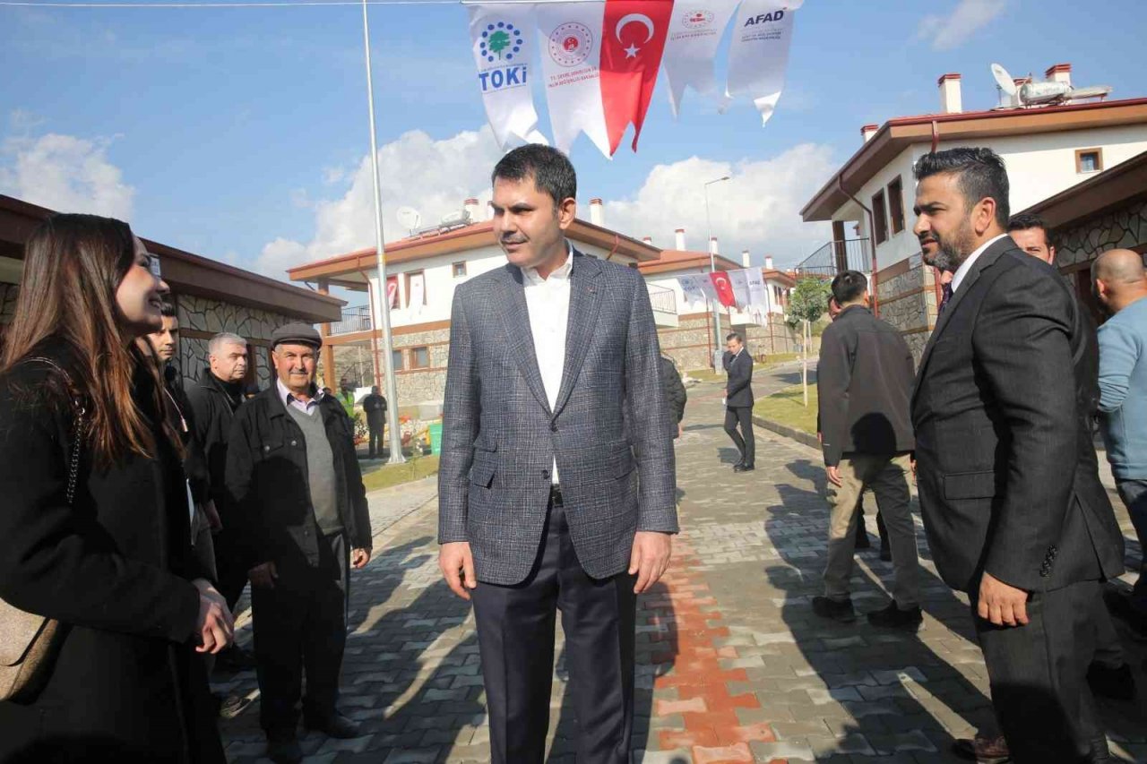 Bakan Kurum: "Orta gelirli vatandaşlarımız 4 bin 400 TL’den başlayan taksitle ev sahibi olabilecek"