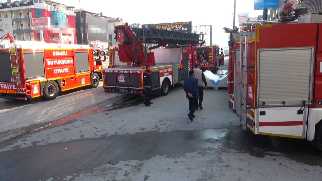 Mobilya dükkanında çıkan yangın büyümeden söndürüldü