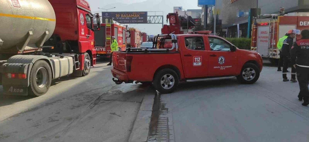 Mobilya dükkanında çıkan yangın büyümeden söndürüldü