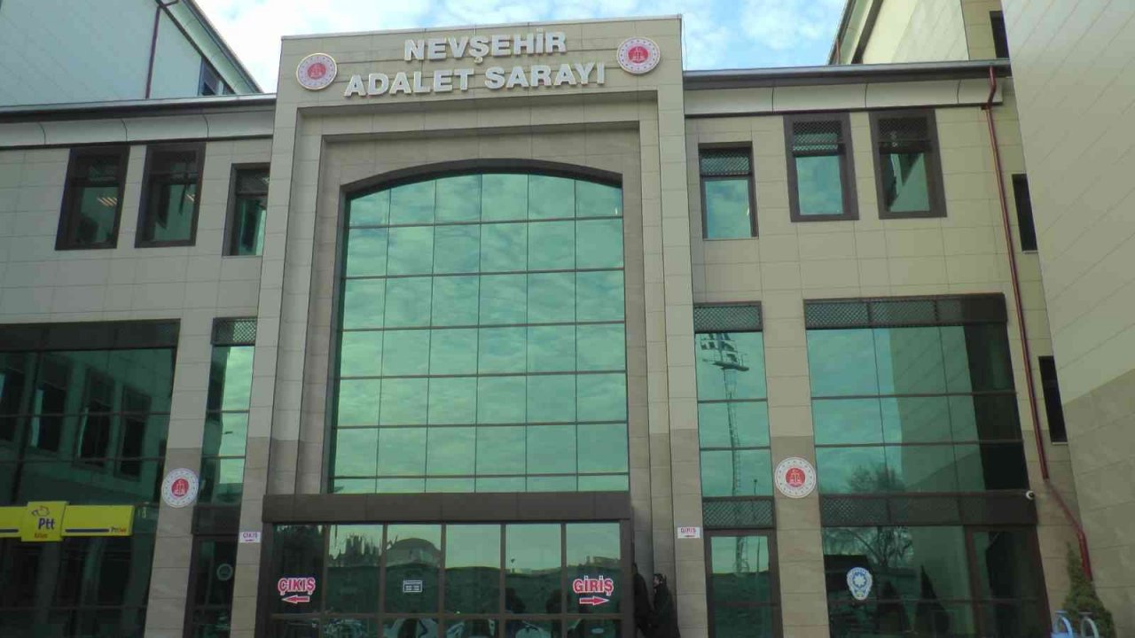 "Kökünü kurutma operasyonunda" 33 kişi adliyede