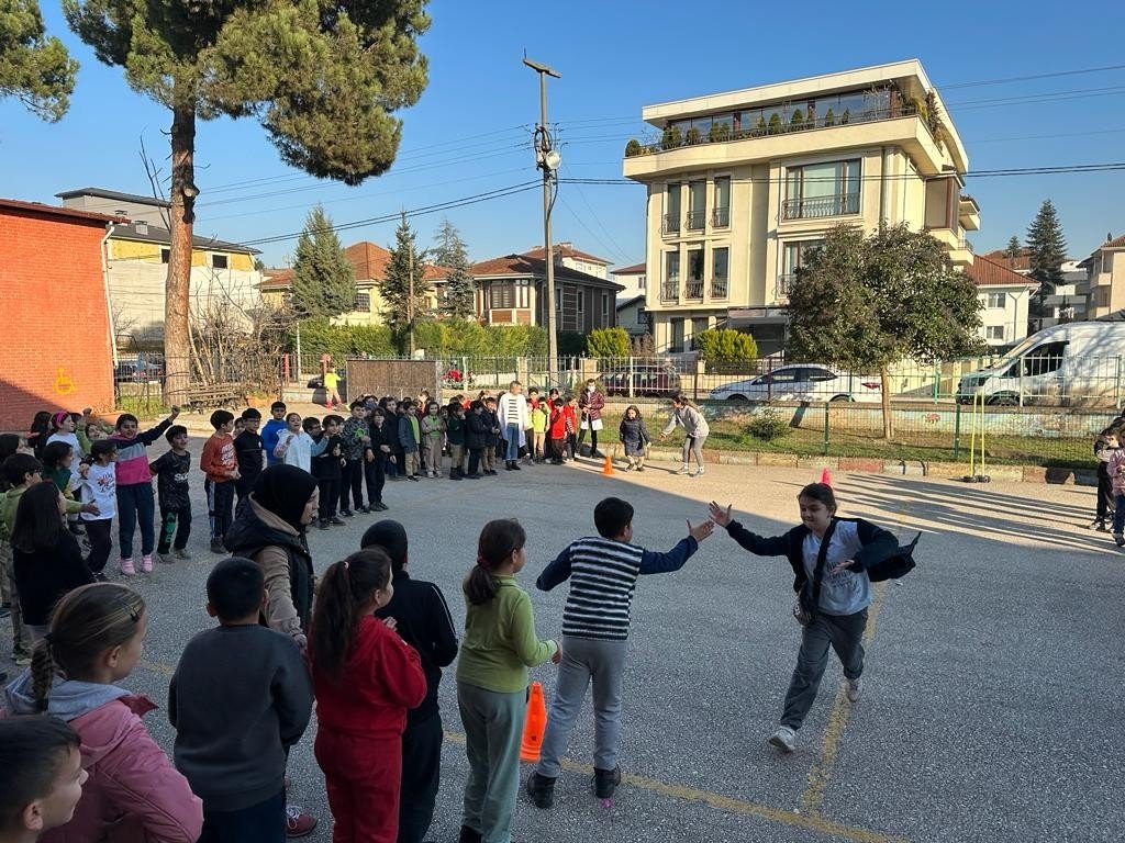 İlkokul fiziksel etkinlik oyunları başladı