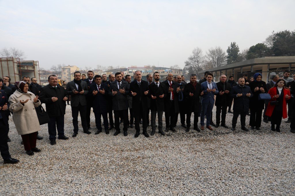 İnegöl’de yeni yılın ilk meclisi yeni binada yapıldı