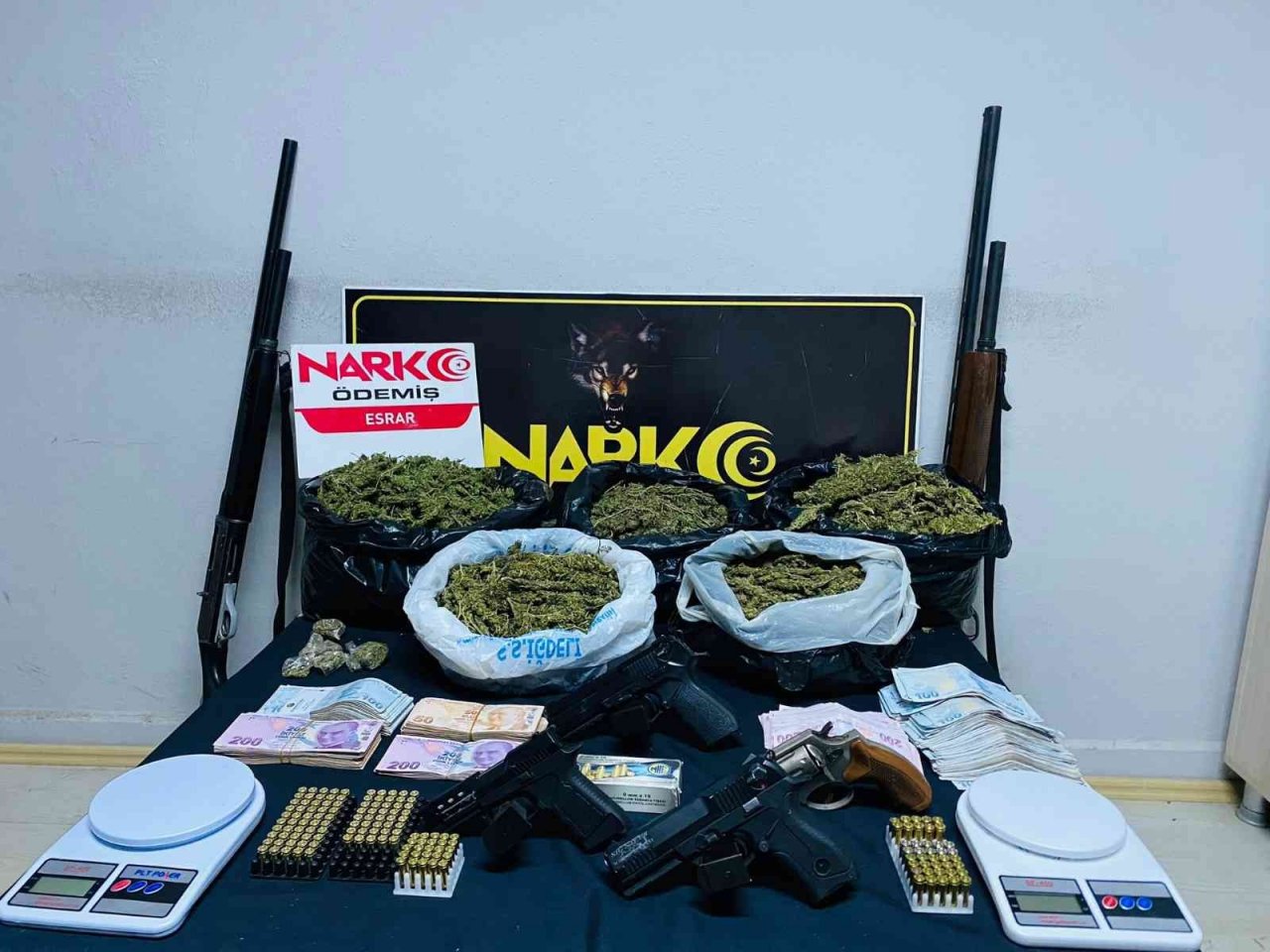 Uyuşturucu operasyonunda yakalanan 2 şüpheli tutuklandı