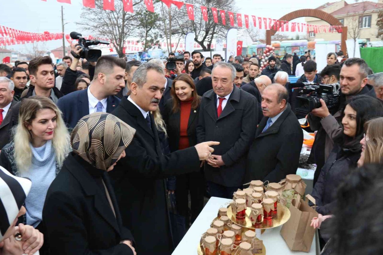 Kız çocuklarının ortaöğretimdeki okullaşma oranı yüzde 95,06’a ulaştı