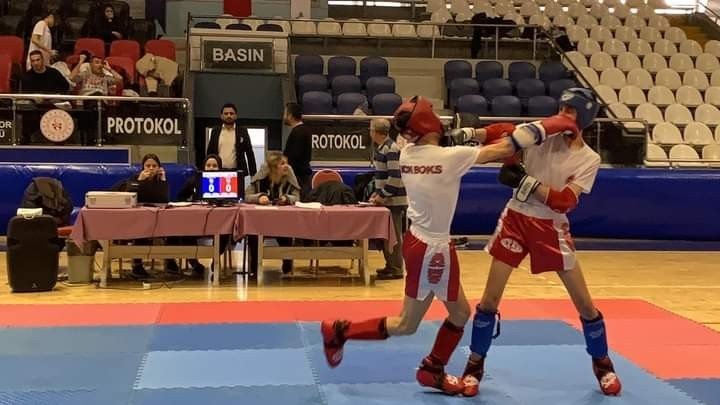 Sarıgöllü öğrenciler kick-boksta Manisa Şampiyonu oldu