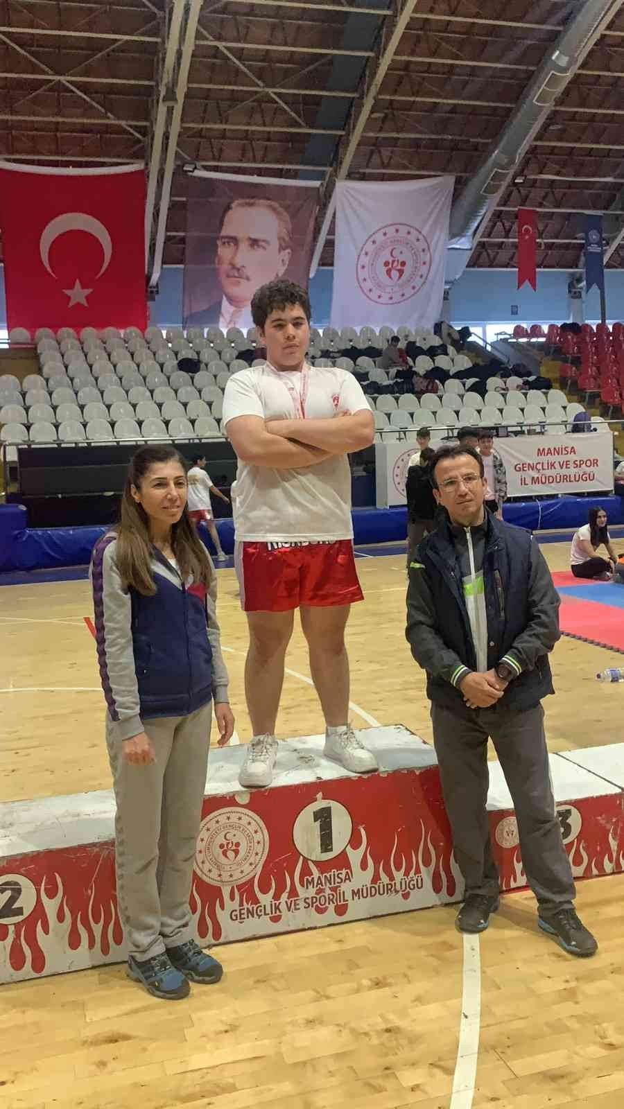 Sarıgöllü öğrenciler kick-boksta Manisa Şampiyonu oldu