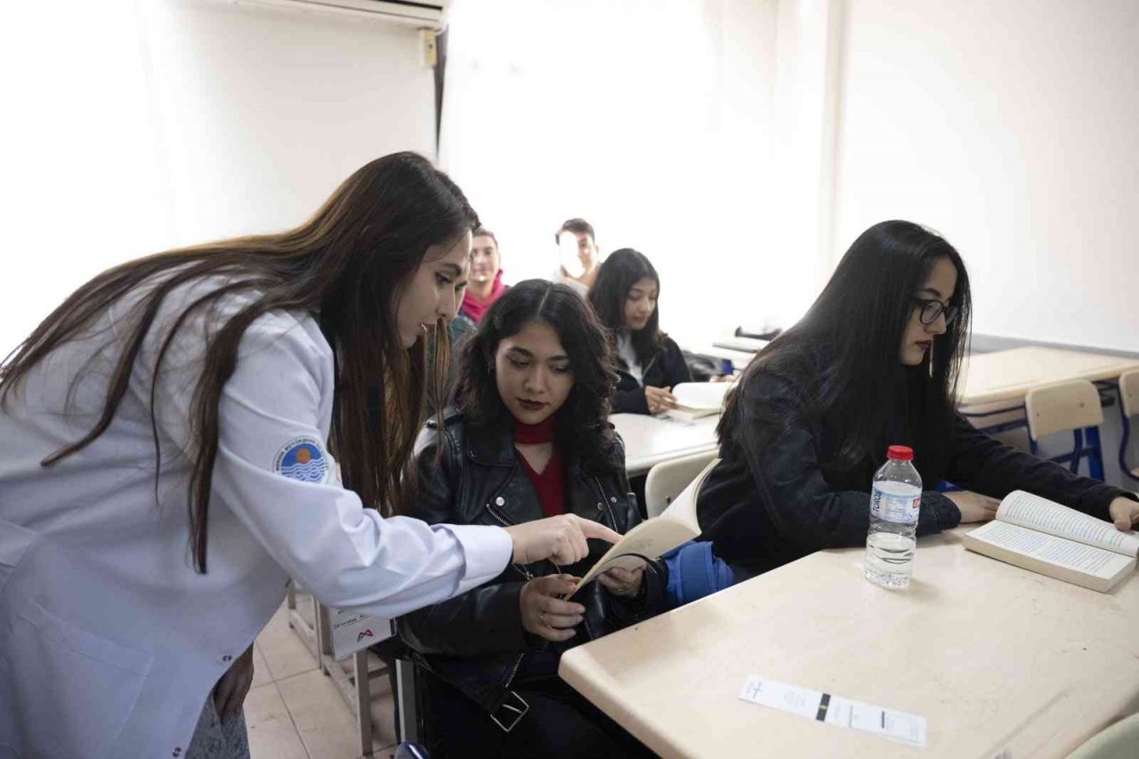 Mersin’de üniversite adaylarına ’hızlı okuma teknikleri’ eğitimi veriliyor