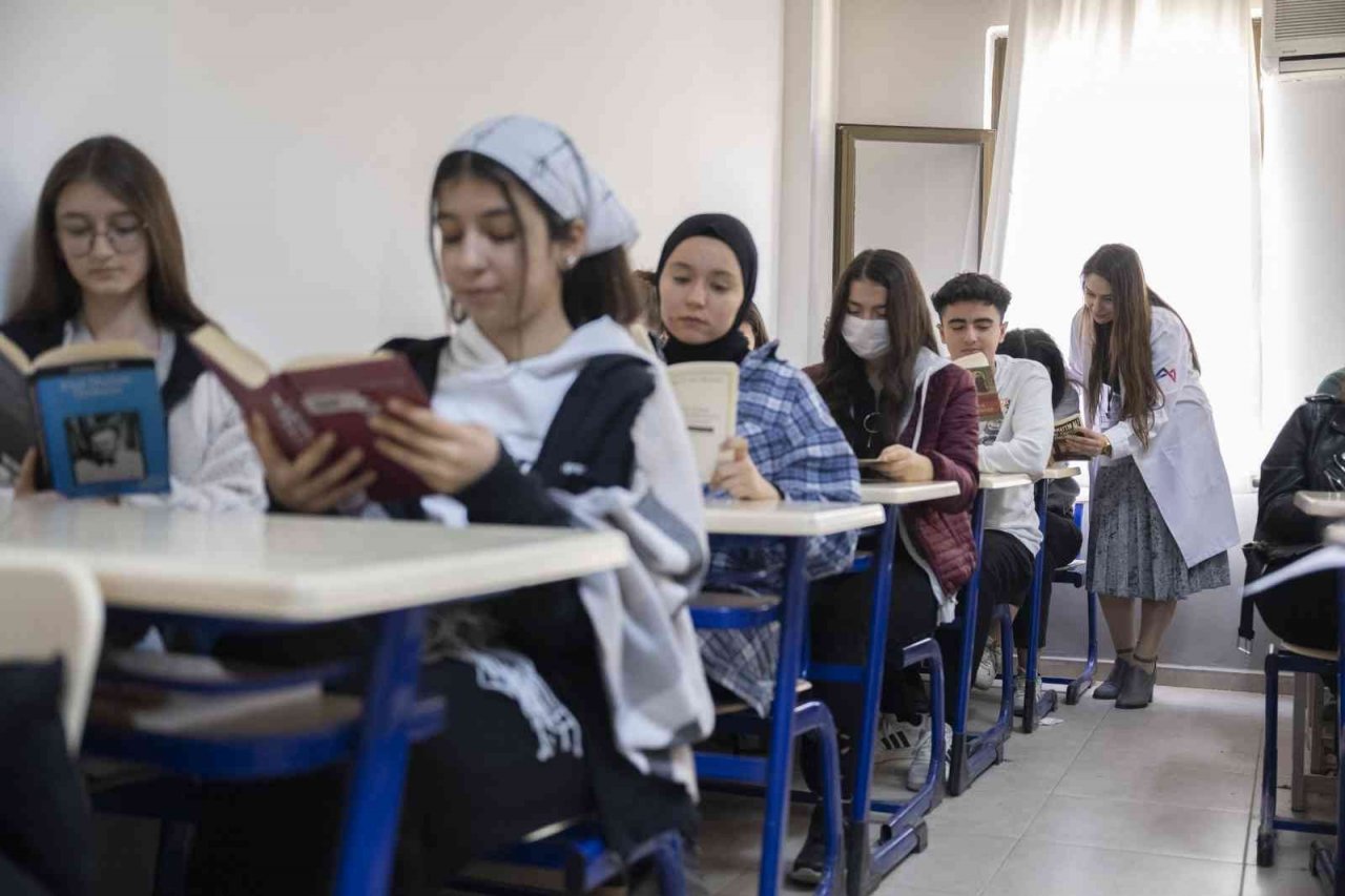 Mersin’de üniversite adaylarına ’hızlı okuma teknikleri’ eğitimi veriliyor