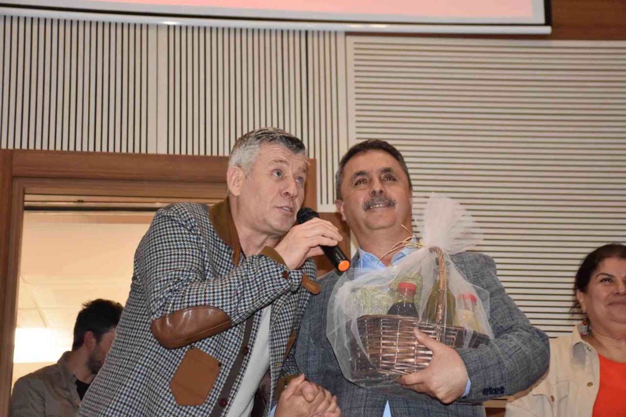 Ünlü sanatçı Muğla GSB yurtlarında gençlerle buluştu