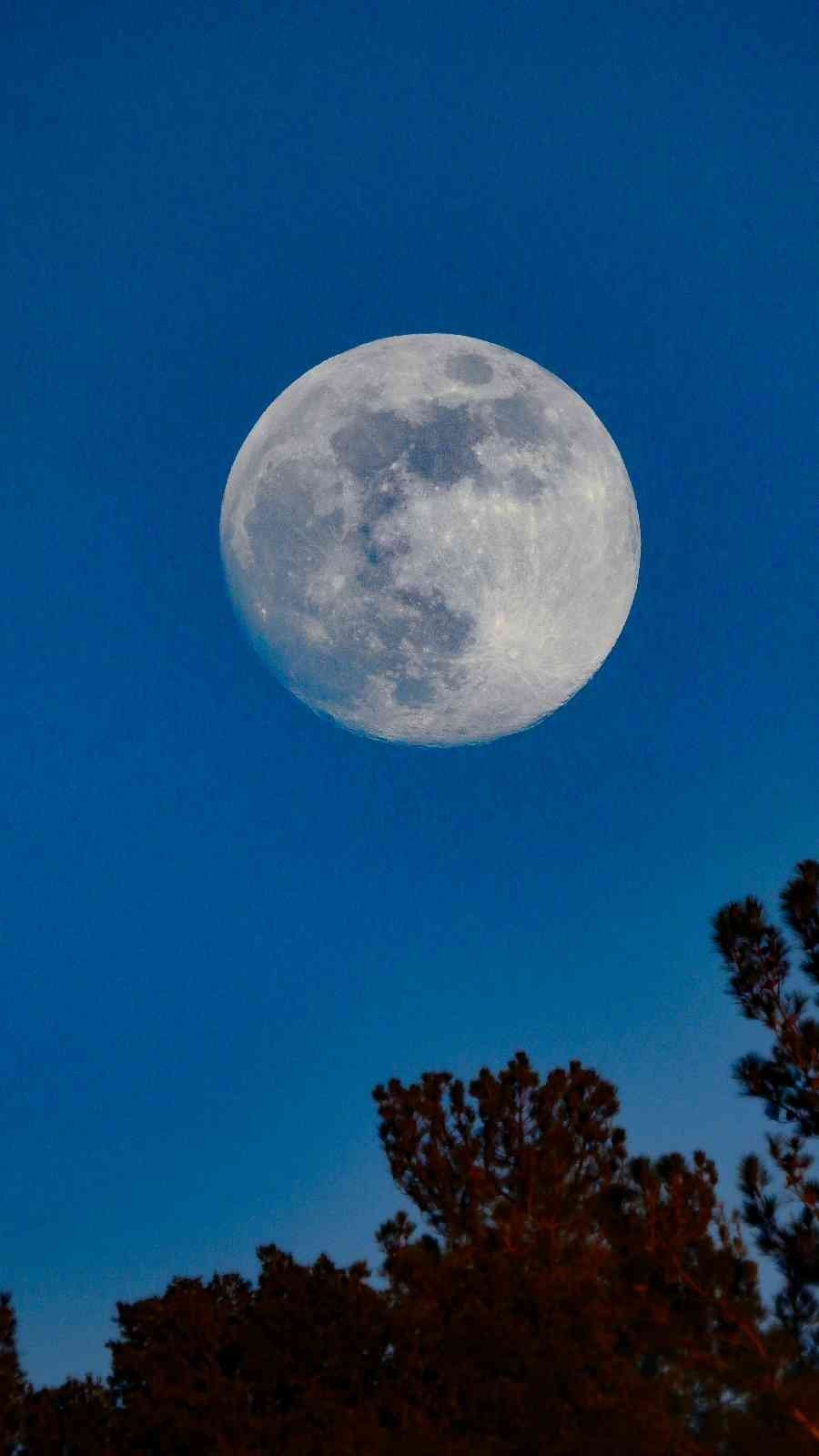 Muğla’da kartpostallık dolunay manzarası