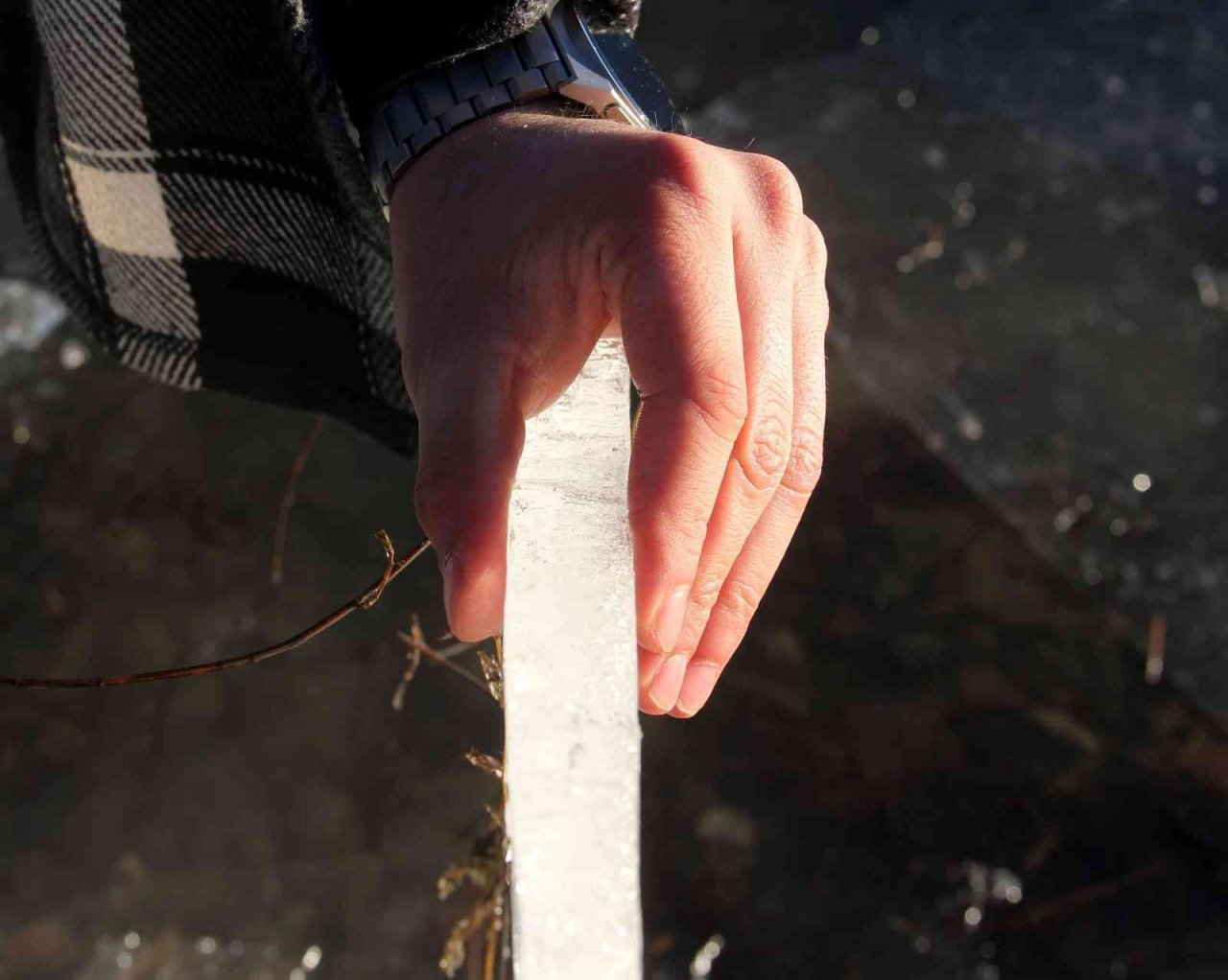 Sibirya soğuklarının yaşandığı şehirde göl dondu