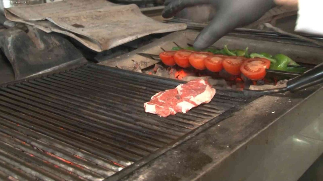 İşin ustalarından, yemekleri ziyan eden sosyal medya fenomenlerine tepki