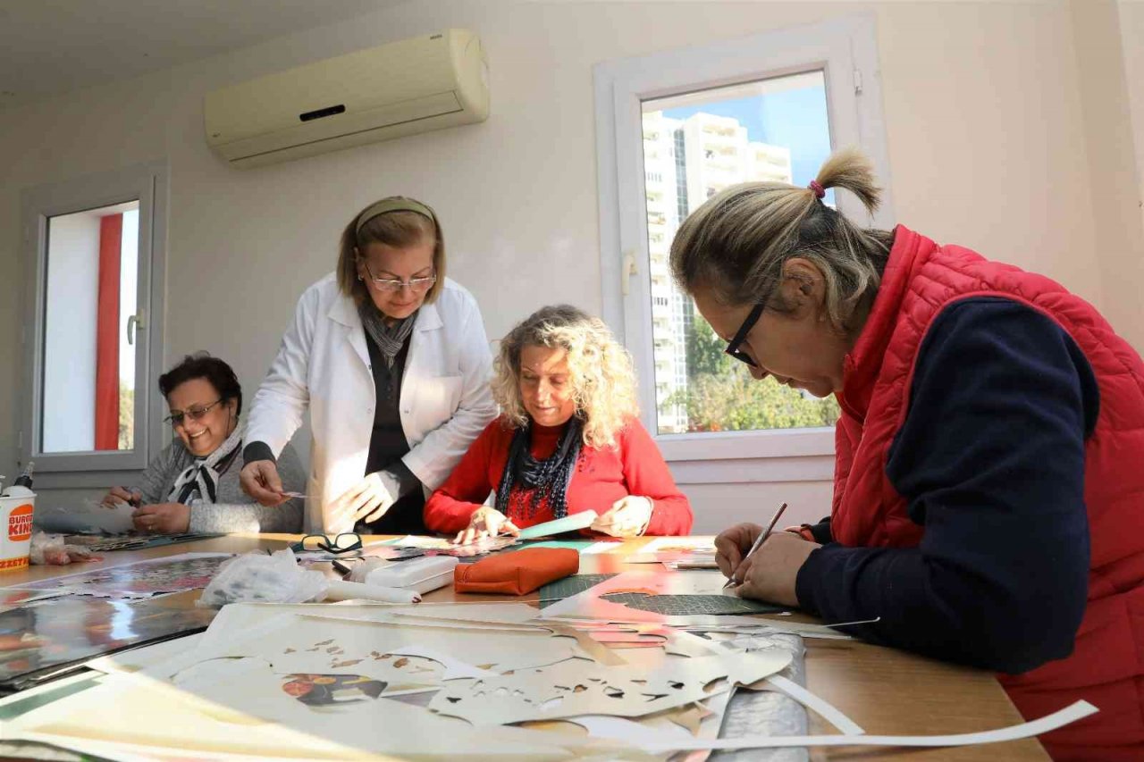 Kadınlar geleceğine kültürevleri ile yön veriyor