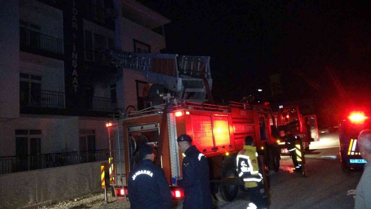 Ailevi problem yaşayan şahıs, oturduğu evi ateşe verdi