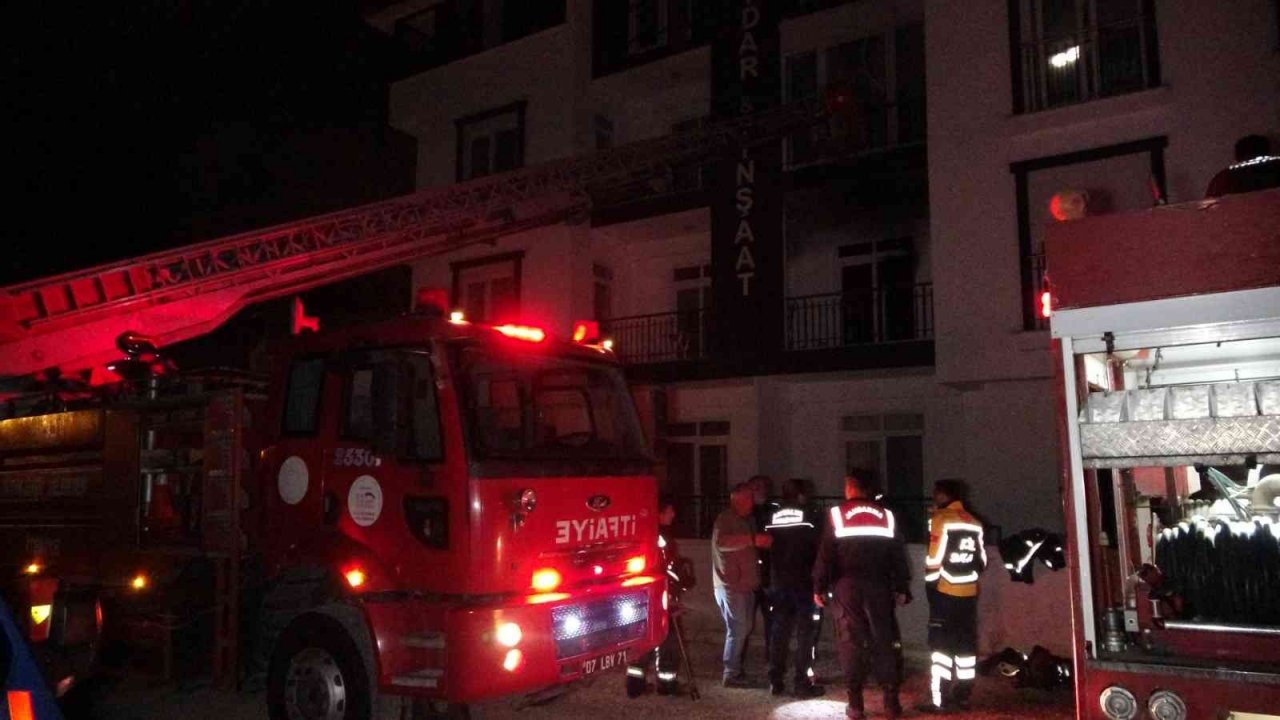 Ailevi problem yaşayan şahıs, oturduğu evi ateşe verdi